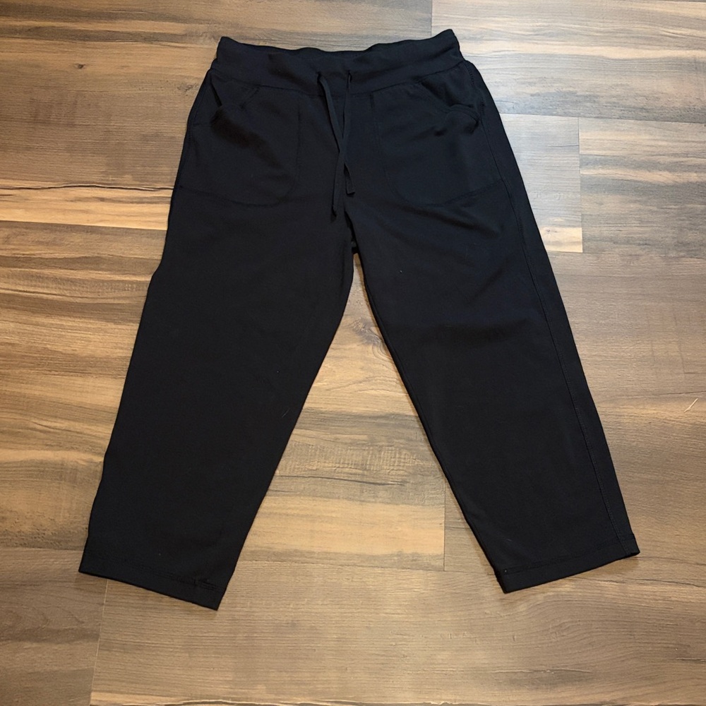 Womens Athletic Works Black Capri Leggings Active Crop Pants Size Small